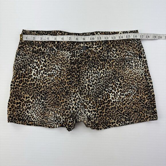 Forever 21 Leopard Print Shorts Size 31 Corduroy Animal Print High Waist NWT - Picture 7 of 8